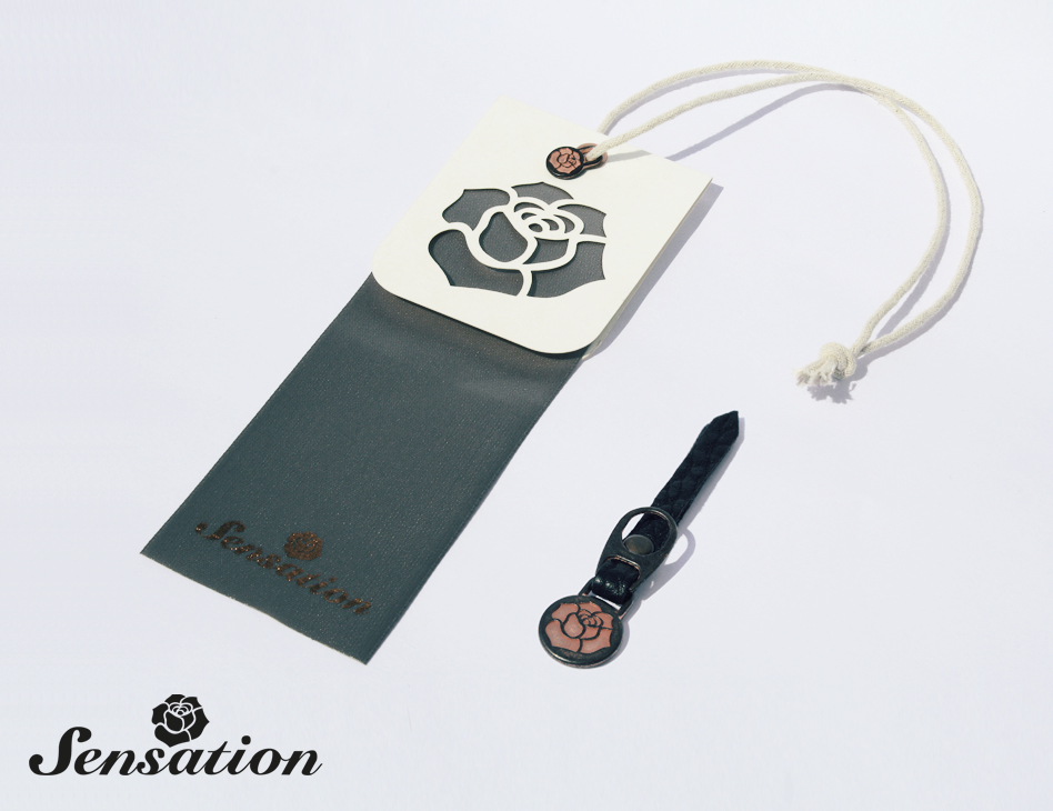 Sensation // hangtag jeans & zipper puller